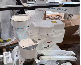 安川屏幕玻璃基板取放機械臂CSL158-850 YR-CSL15S-A00